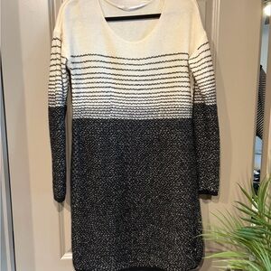 Athleta Cream Ribbed Knit Top with Branded Neck Tag